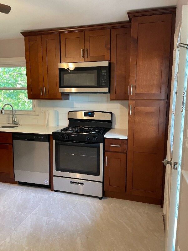 84 Minna Ave in Avenel, NJ - Building Photo - Building Photo