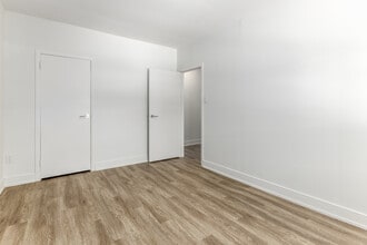 1650 Bathurst in Toronto, ON - Building Photo - Interior Photo