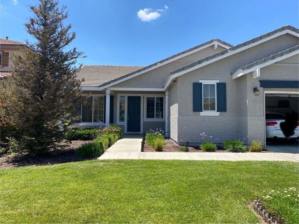 1898 El Nido Ave in Perris, CA - Building Photo