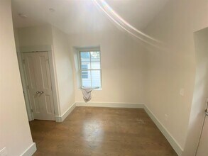 15 Boardman St, Unit 2 in Cambridge, MA - Building Photo - Building Photo