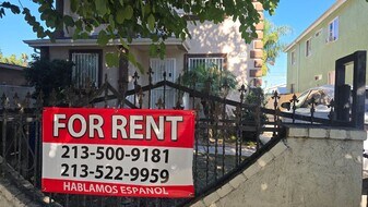 633 E 81st St in Los Angeles, CA - Building Photo