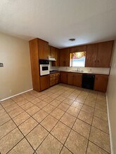 816 Lamar St in Kerrville, TX - Building Photo - Building Photo