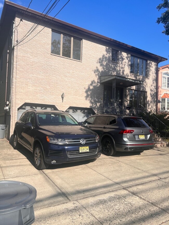 773 1st St in Secaucus, NJ - Building Photo - Building Photo
