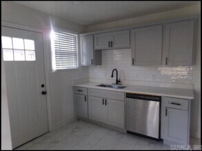 2318 S Louisiana St in Little Rock, AR - Building Photo - Building Photo