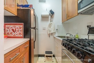 333 E 46th St-Unit -14K in New York, NY - Building Photo - Building Photo