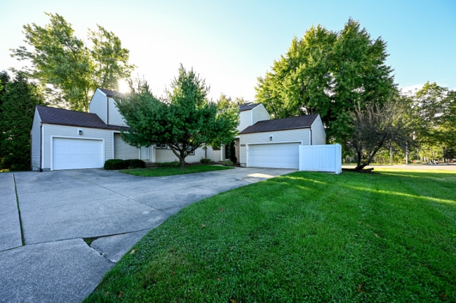 property at 3695 Englewood Dr