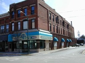 20 Main St, Unit 2D in Bradford, PA - Building Photo
