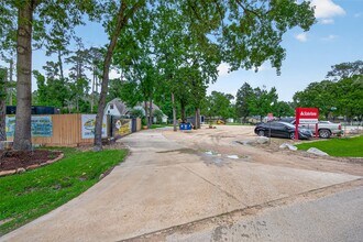 30207 E Geneva Dr in Spring, TX - Building Photo - Building Photo