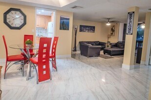 3710 Inverrary Dr, Unit 2S in Lauderhill, FL - Building Photo