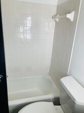 922 Western Ave in Pittsburgh, PA - Building Photo - Building Photo