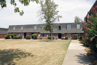 Barkley Townhouse Apartments in Norman, OK - Foto de edificio - Building Photo