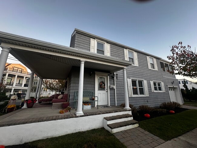 property at 3006 Sunset Ave