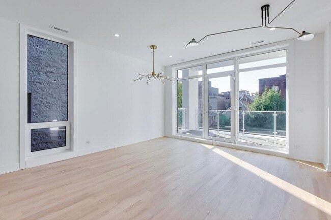 2456 W Cortez St in Chicago, IL - Building Photo - Building Photo