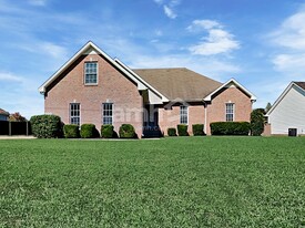 633 Tylertown Rd in Clarksville, TN - Building Photo