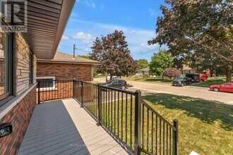 36 Cloke Ct in Hamilton, ON - Building Photo - Building Photo