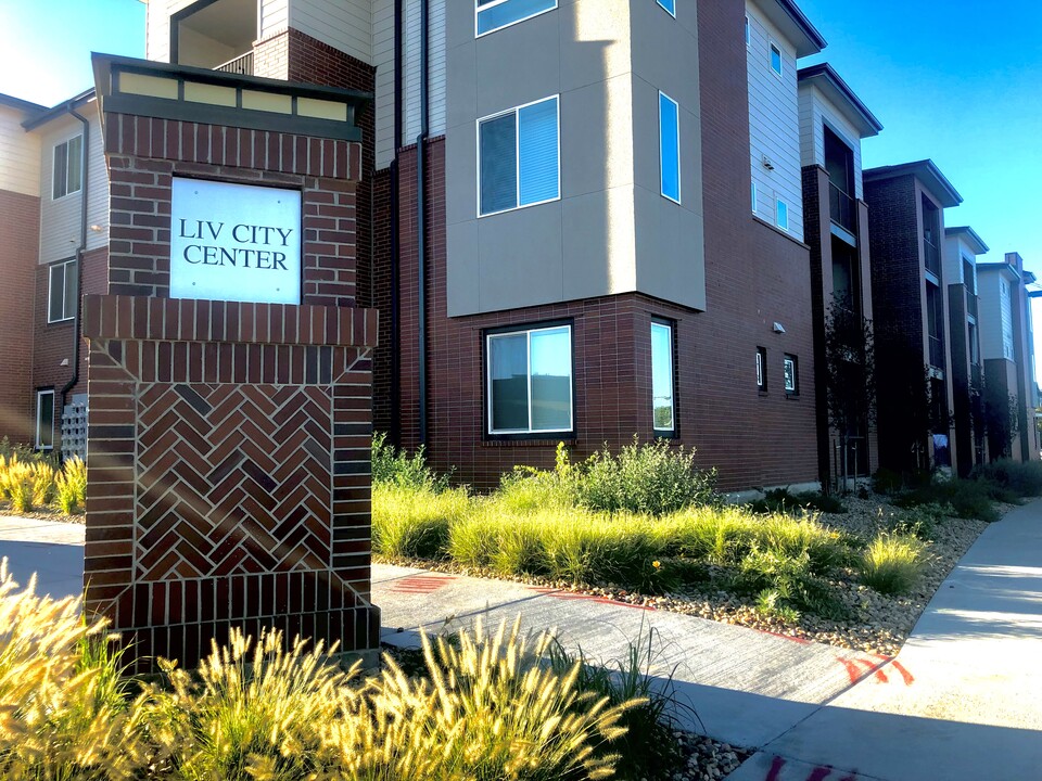 981 S Sable Blvd, Unit 107 in Aurora, CO - Foto de edificio