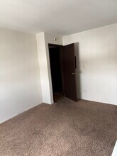 844 College Blvd, Unit 101 in Addison, IL - Building Photo - Building Photo