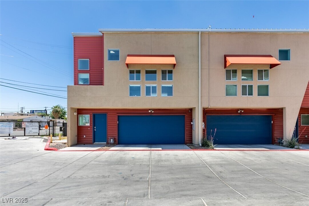 255 Tower St in Las Vegas, NV - Building Photo