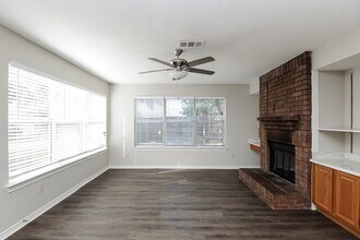 720 Finley St in Cedar Hill, TX - Building Photo - Building Photo