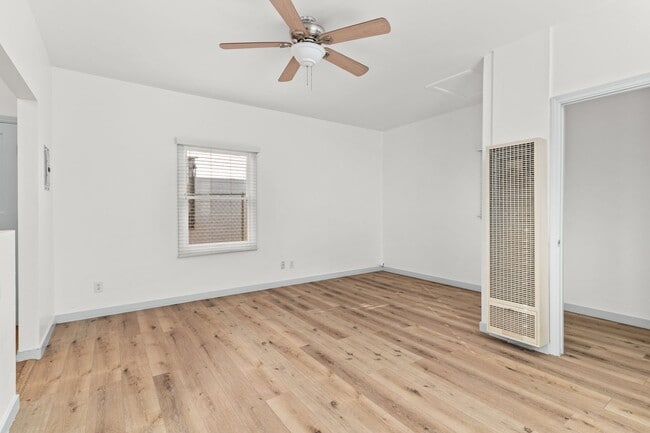 526 Magnolia Ave in Long Beach, CA - Building Photo - Building Photo