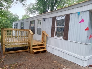 777 E Yerby St in Marshall, MO - Building Photo - Building Photo