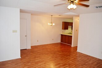 810 Mirabell Ct in Arlington, TX - Building Photo - Building Photo