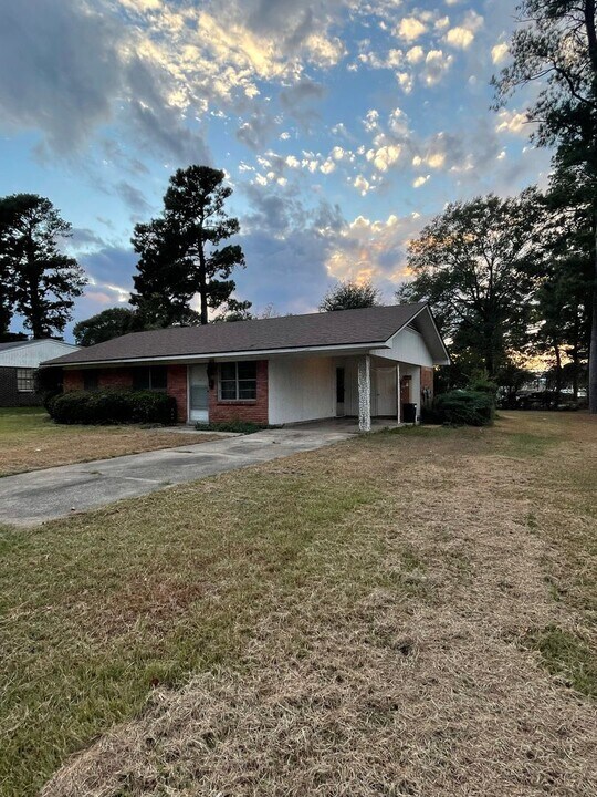 9300 Fireside Dr in Shreveport, LA - Building Photo