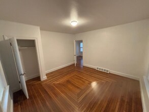 697 Willett Ave in East Providence, RI - Foto de edificio - Building Photo