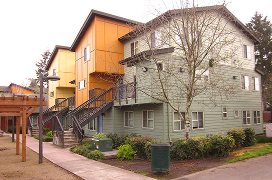 Miraflores in Portland, OR - Building Photo