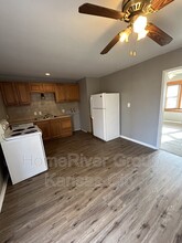 8302 E 111 Terrace in Kansas City, MO - Foto de edificio - Building Photo