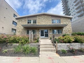 1112 Knapp in Milwaukee, WI - Building Photo - Building Photo