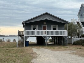 983 Chadwick Shores Dr in Sneads Ferry, NC - Building Photo