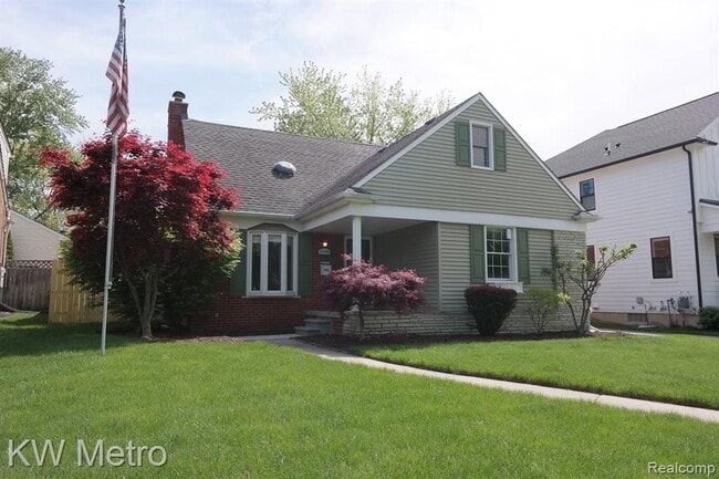 property at 2120 Vinsetta Blvd