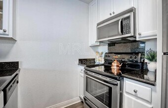 4860 Rolando Ct in San Diego, CA - Building Photo - Building Photo