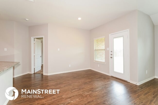 571 Kara Dr in Rockwall, TX - Foto de edificio - Building Photo