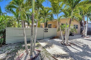 2470 NE 182nd Terrace in North Miami Beach, FL - Building Photo