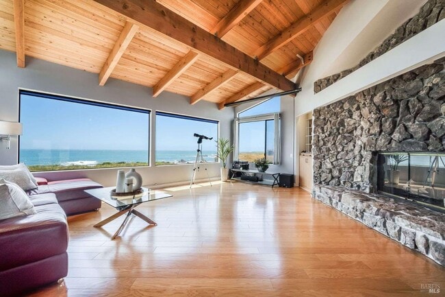 470 Grey Whale in The Sea Ranch, CA - Building Photo - Building Photo