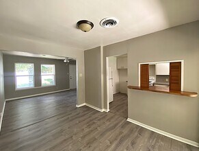 2306 Poage Ave in Killeen, TX - Foto de edificio - Building Photo