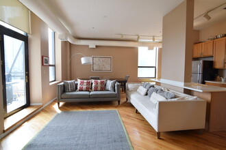 910 S Michigan Ave, Unit 1015 in Chicago, IL - Building Photo - Building Photo