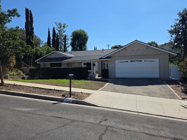 134 Verde Vista Dr in Thousand Oaks, CA - Building Photo - Building Photo