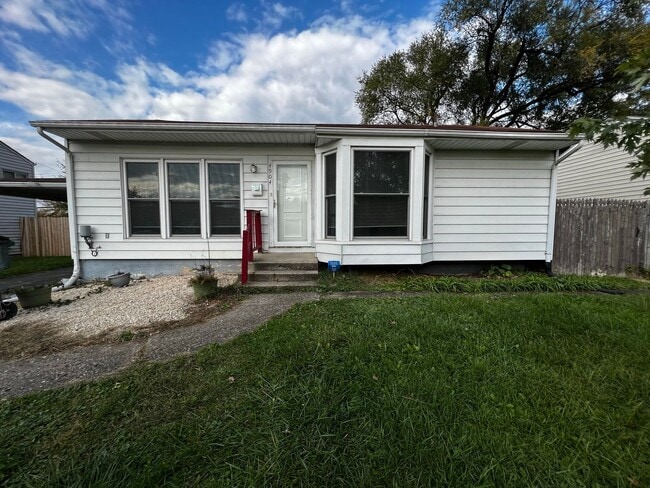 property at 4904 Justin Rd