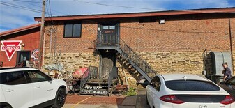 693 W North St, Unit 2 in Fayetteville, AR - Building Photo
