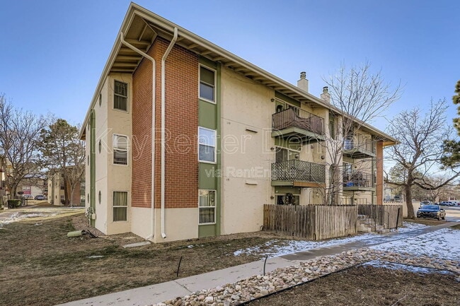 12162 Melody Dr in Westminster, CO - Foto de edificio - Building Photo