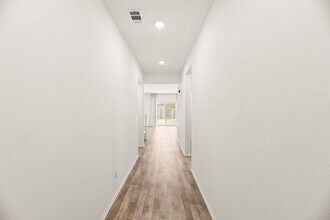 28357 Cats Claw Dr in Winchester, CA - Building Photo - Building Photo