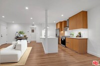 950 Havenhurst Dr, Unit 3 in West Hollywood, CA - Building Photo - Building Photo