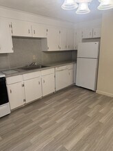 387 Adams St in Abington, MA - Building Photo - Building Photo