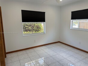 11004 SW 154th Terrace in Miami, FL - Building Photo - Building Photo