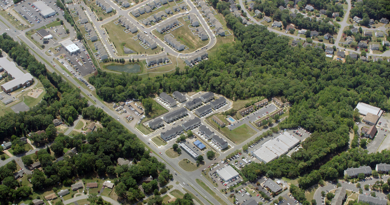 Valley Run Homes in Fredericksburg, VA - Building Photo