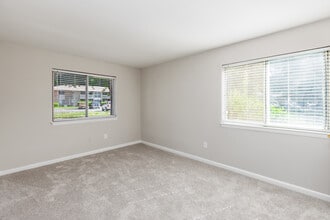 The Grove in Newport News, VA - Building Photo - Interior Photo