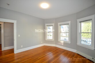 65 Mapleton St, Unit 1 in Boston, MA - Foto de edificio - Building Photo